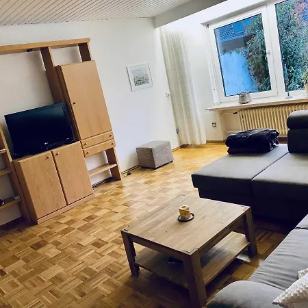 Grosszuegige Ferienwohnung In Ruhiger Lage Appartement