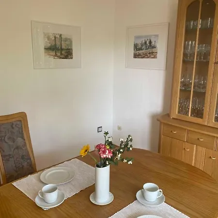 Grosszuegige Ferienwohnung In Ruhiger Lage Appartement *